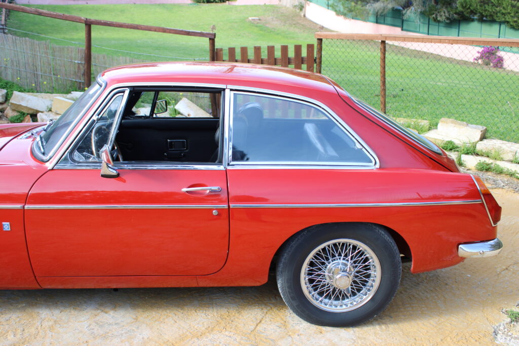 MG B GT 1.8