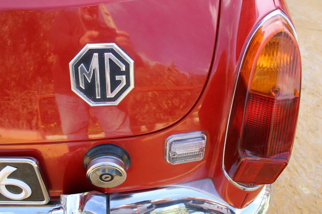 MG B GT 1.8