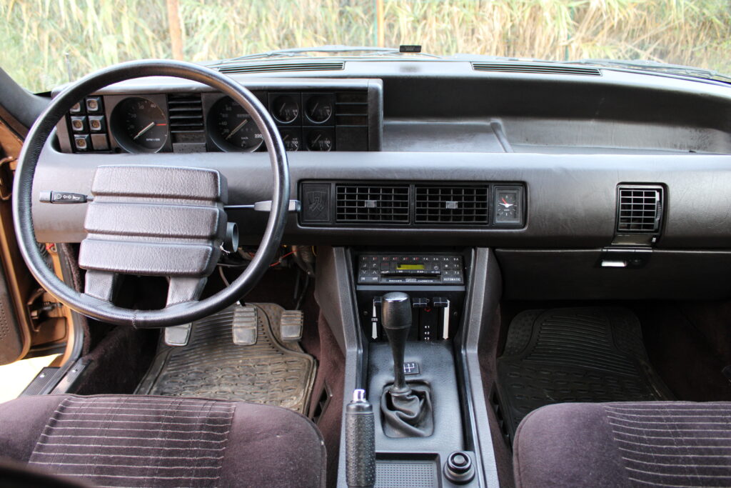 Rover SD1 2600S