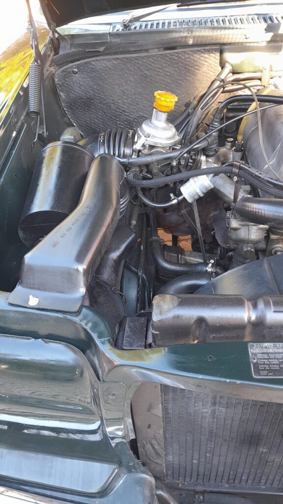 Mercedes-Benz W115/8 220